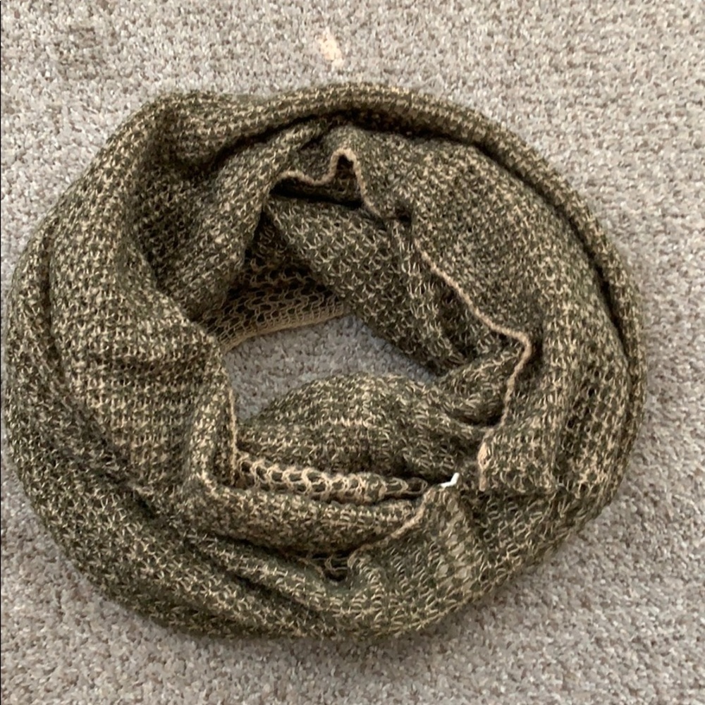 Knit infinity scarf